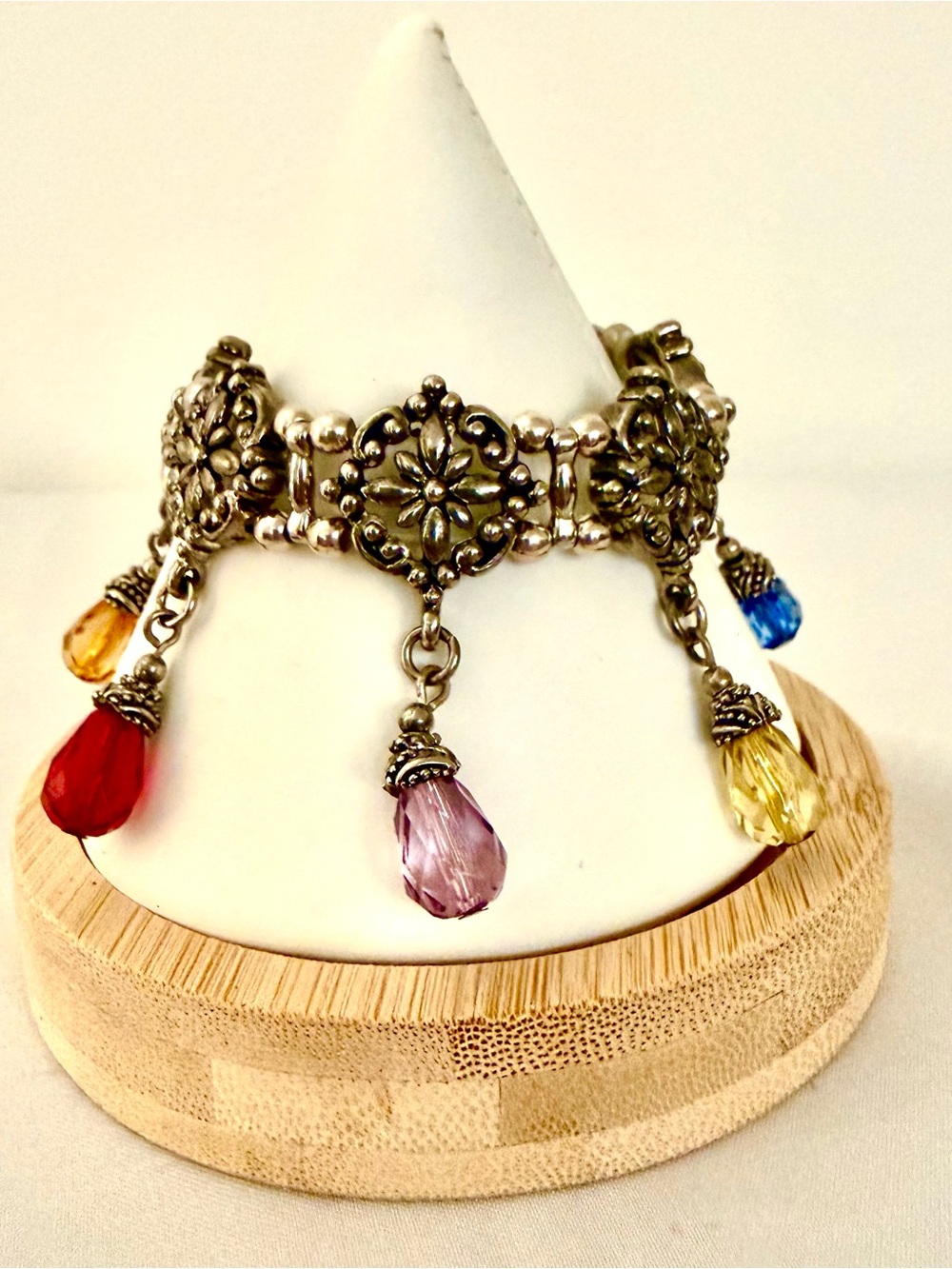 Antiqued Silver Tone Floral Stretch Bracelet Multicolor Teardrop Charms 41.2g